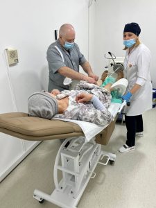 Проведено реконструкцію структурного підрозділу променевої терапії та відновлено роботу апарату для брахітерапії «ГАМА-МЕД плюс» у Буковинському клінічному онкологічному центрі. 6